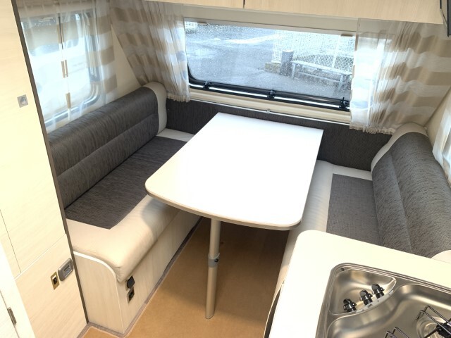 キャンピングカー トレーラー ﾄﾘｶﾞﾉ ｴﾒﾛｰﾄﾞ376VP 窓ｴｱｺﾝ FFﾋｰﾀｰ