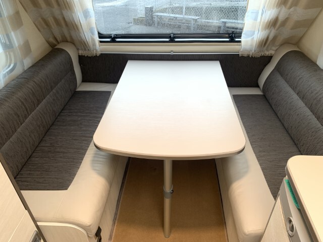 キャンピングカー トレーラー ﾄﾘｶﾞﾉ ｴﾒﾛｰﾄﾞ376VP 窓ｴｱｺﾝ FFﾋｰﾀｰ