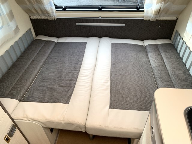 キャンピングカー トレーラー ﾄﾘｶﾞﾉ ｴﾒﾛｰﾄﾞ376VP 窓ｴｱｺﾝ FFﾋｰﾀｰ