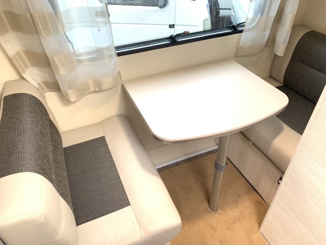 キャンピングカー トレーラー ﾄﾘｶﾞﾉ ｴﾒﾛｰﾄﾞ376VP 窓ｴｱｺﾝ FFﾋｰﾀｰ