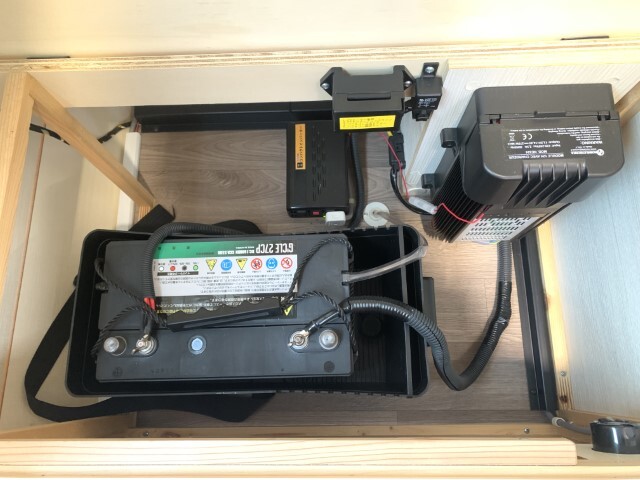 キャンピングカー トレーラー ﾄﾘｶﾞﾉ ｴﾒﾛｰﾄﾞ376VP 窓ｴｱｺﾝ FFﾋｰﾀｰ