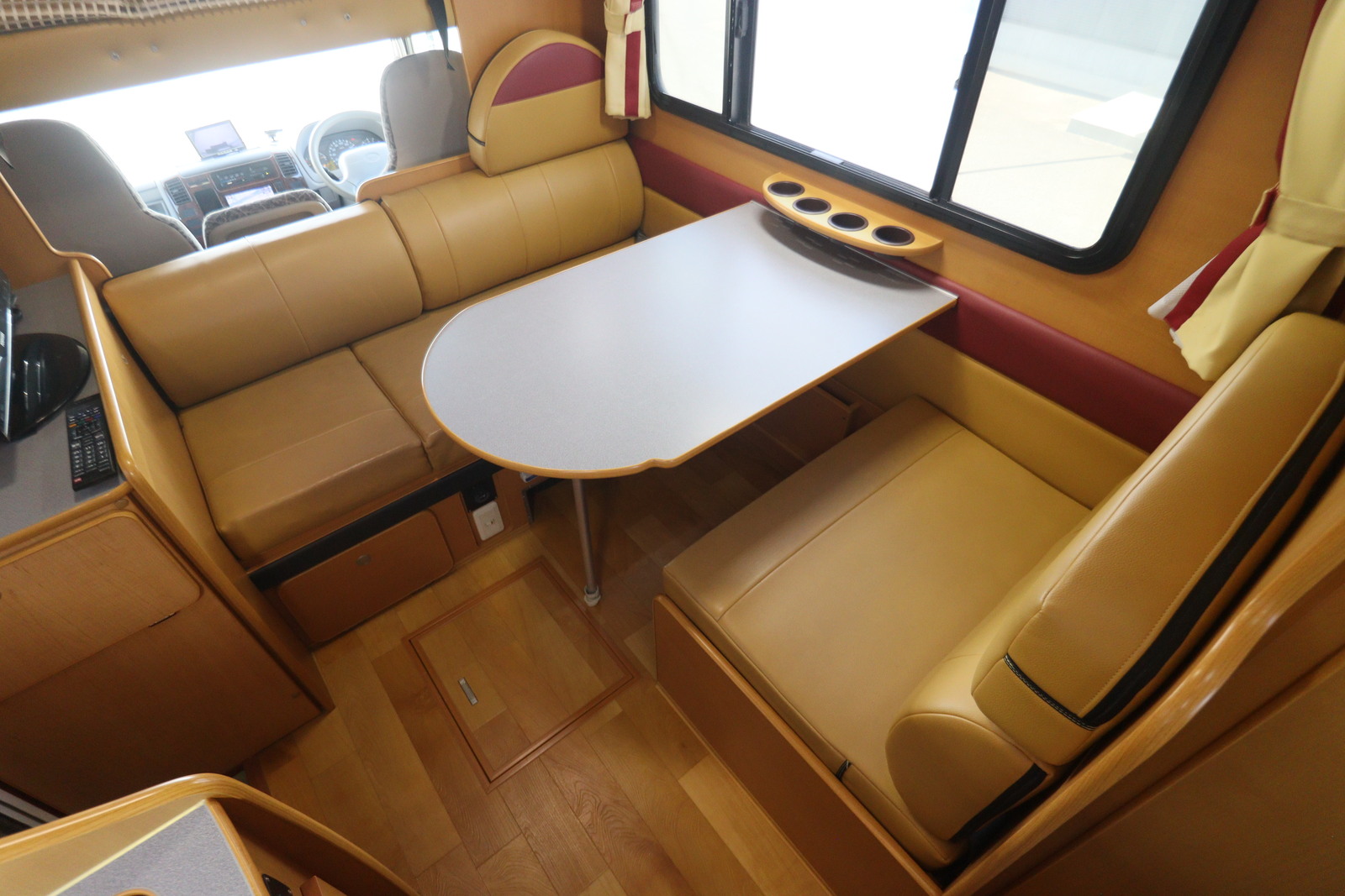 キャンピングカー キャブコン ｶﾑﾛｰﾄﾞ ｷｬﾝﾋﾟﾝｸﾞﾜｰｸｽ ｵﾙﾋﾞｽﾕｰﾛ