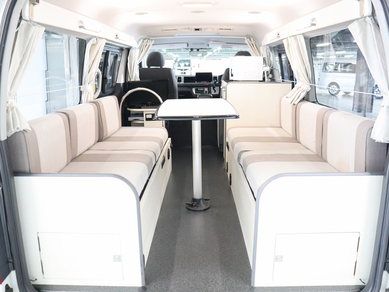 キャンピングカー バンコン ﾊｲｴｰｽ ﾅｯﾂRV ﾄﾗｲｱﾙ 4WD FFﾋｰﾀｰ