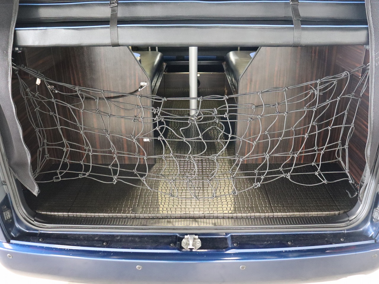 キャンピングカー バンコン ﾊｲｴｰｽ ﾌｧｰｽﾄｶｽﾀﾑ Xﾜｺﾞﾝ 4WD　FF