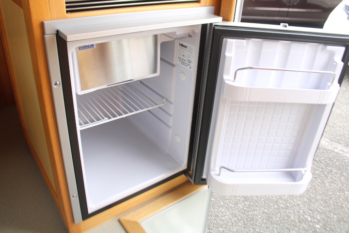 キャンピングカー キャブコン AtoZ ｱﾐﾃｨ 40L冷蔵庫 ﾏｯｸｽﾌｧﾝ 1ｵｰﾅｰ