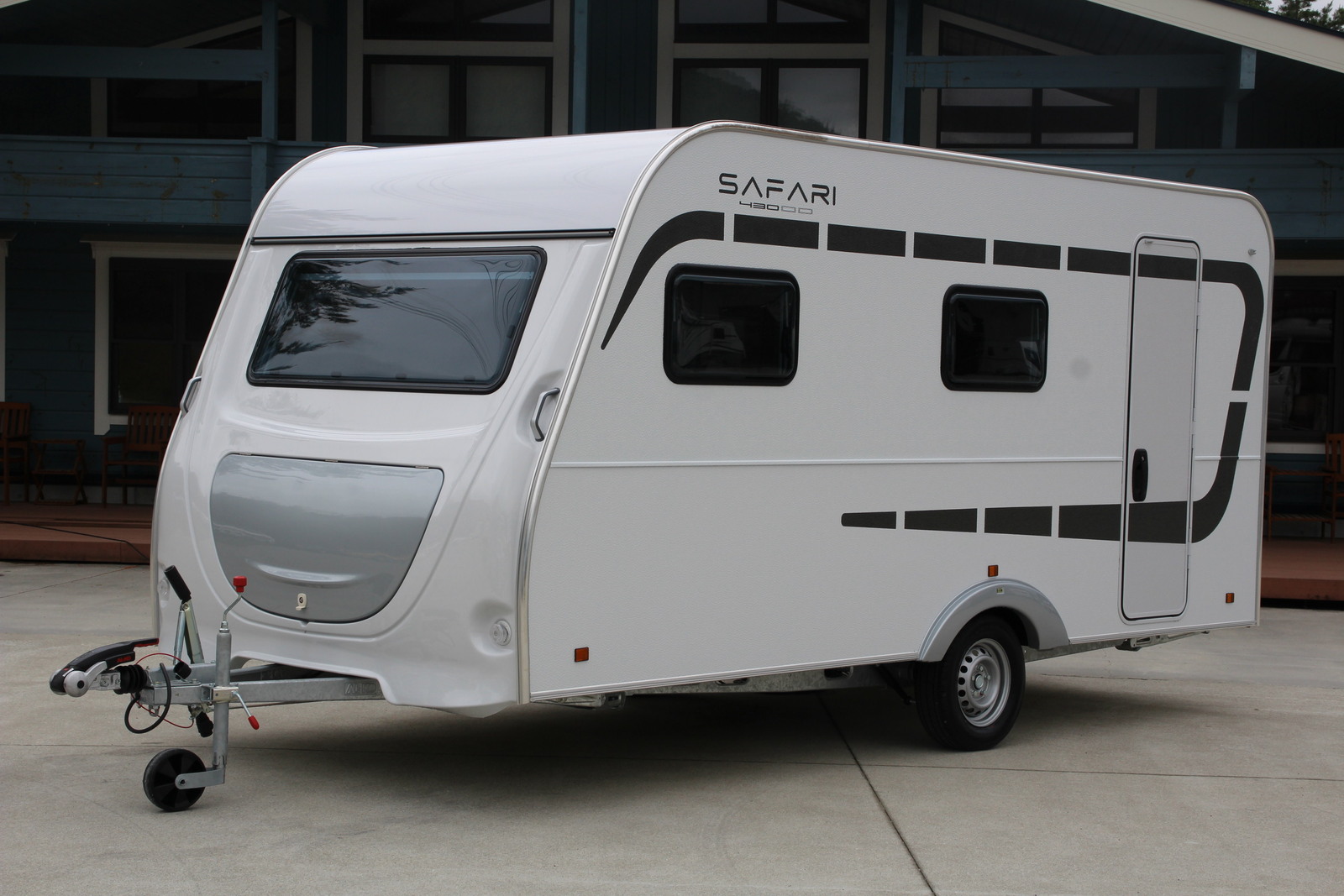 キャンピングカー トレーラー SAFARI 430DD