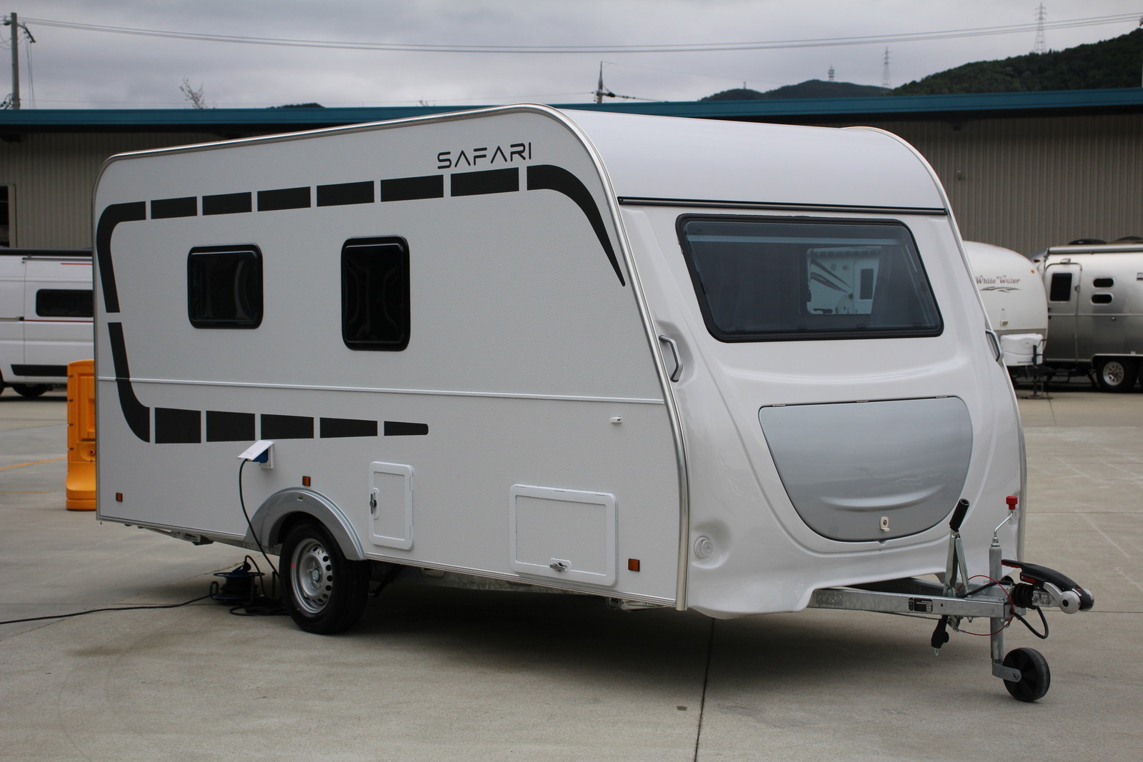キャンピングカー トレーラー SAFARI 430DD