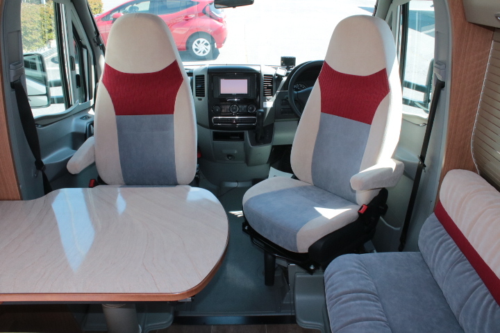 キャンピングカー キャブコン ﾍﾞﾝﾂ ﾊﾞｰｽﾄﾅｰ ｴｱﾛﾊﾞﾝt700