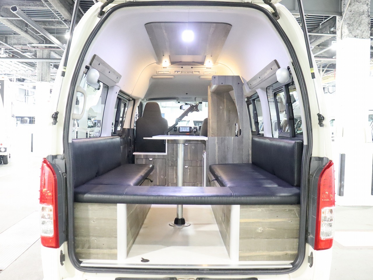 キャンピングカー バンコン ﾊｲｴｰｽ ｴﾑｽﾞｱｰﾄ製ｵﾘｼﾞﾅﾙ 4WD DC冷蔵庫