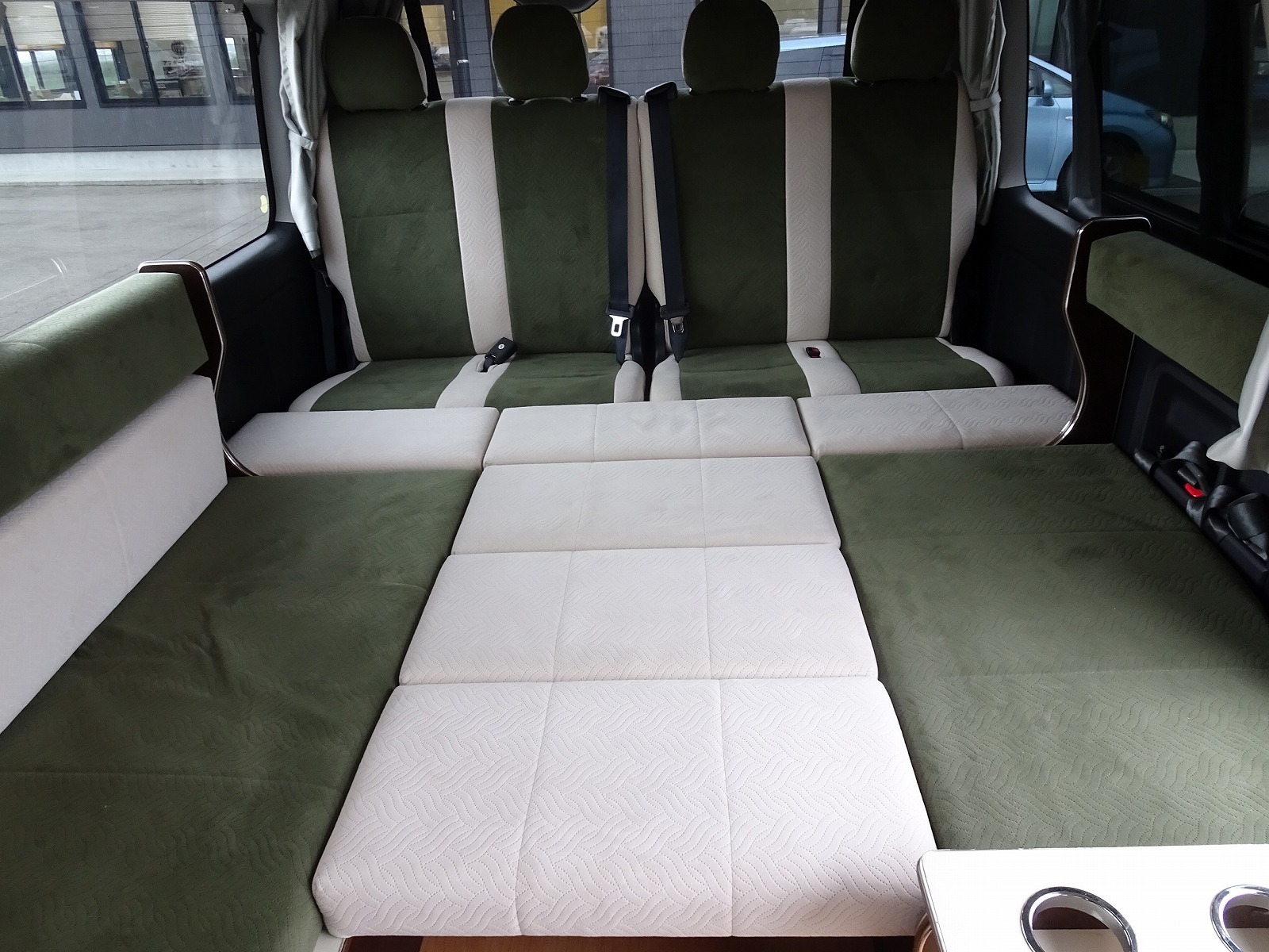 キャンピングカー バンコン ﾊｲｴｰｽ かｰいんて高橋 ﾘﾗｯｸｽW ﾀｲﾌﾟⅢ