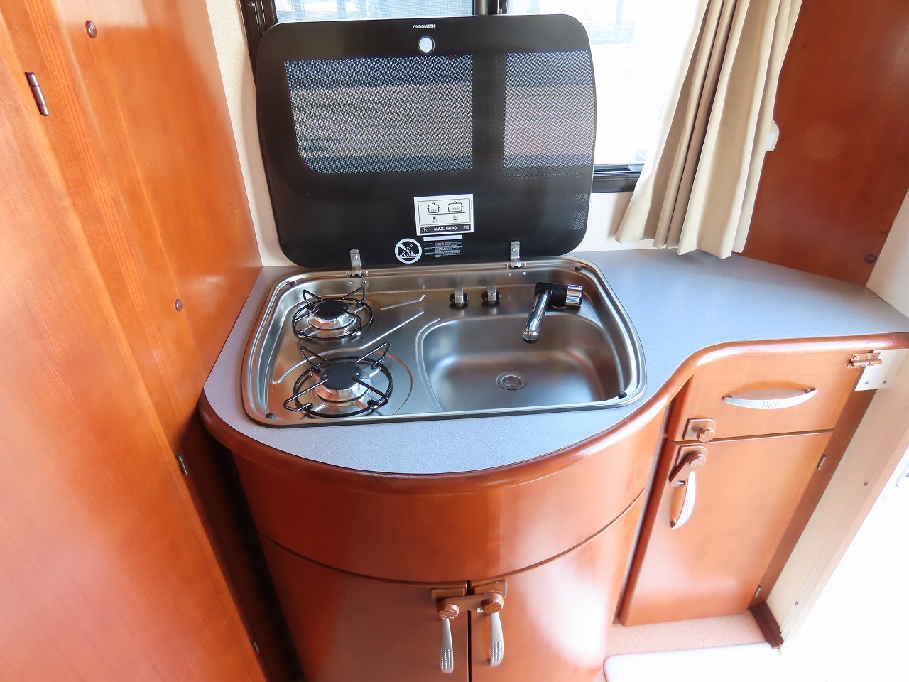 キャンピングカー キャブコン ｶﾑﾛｰﾄﾞ 東和ﾓｰﾀｰｽ製　ｳﾞｫｰﾝDC