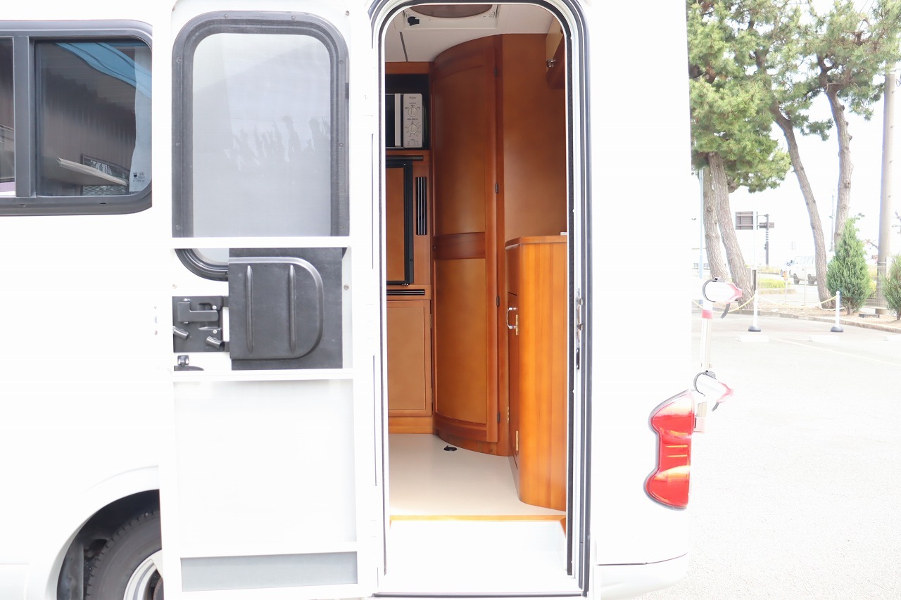 キャンピングカー キャブコン NV200ﾊﾞﾈｯﾄ AtoZ ｱﾙﾌｧ　ﾀｲﾌﾟ2