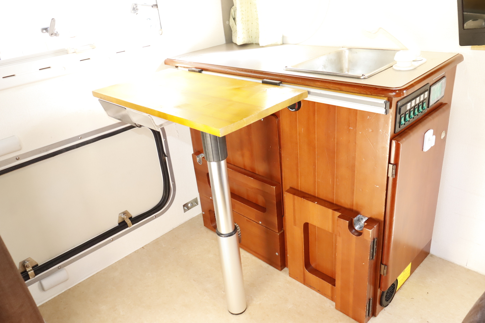 キャンピングカー 軽キャンパー ｸﾘｯﾊﾟｰ ｲﾝﾃﾞｨｱﾅRV ｲﾝﾃﾞｨ727