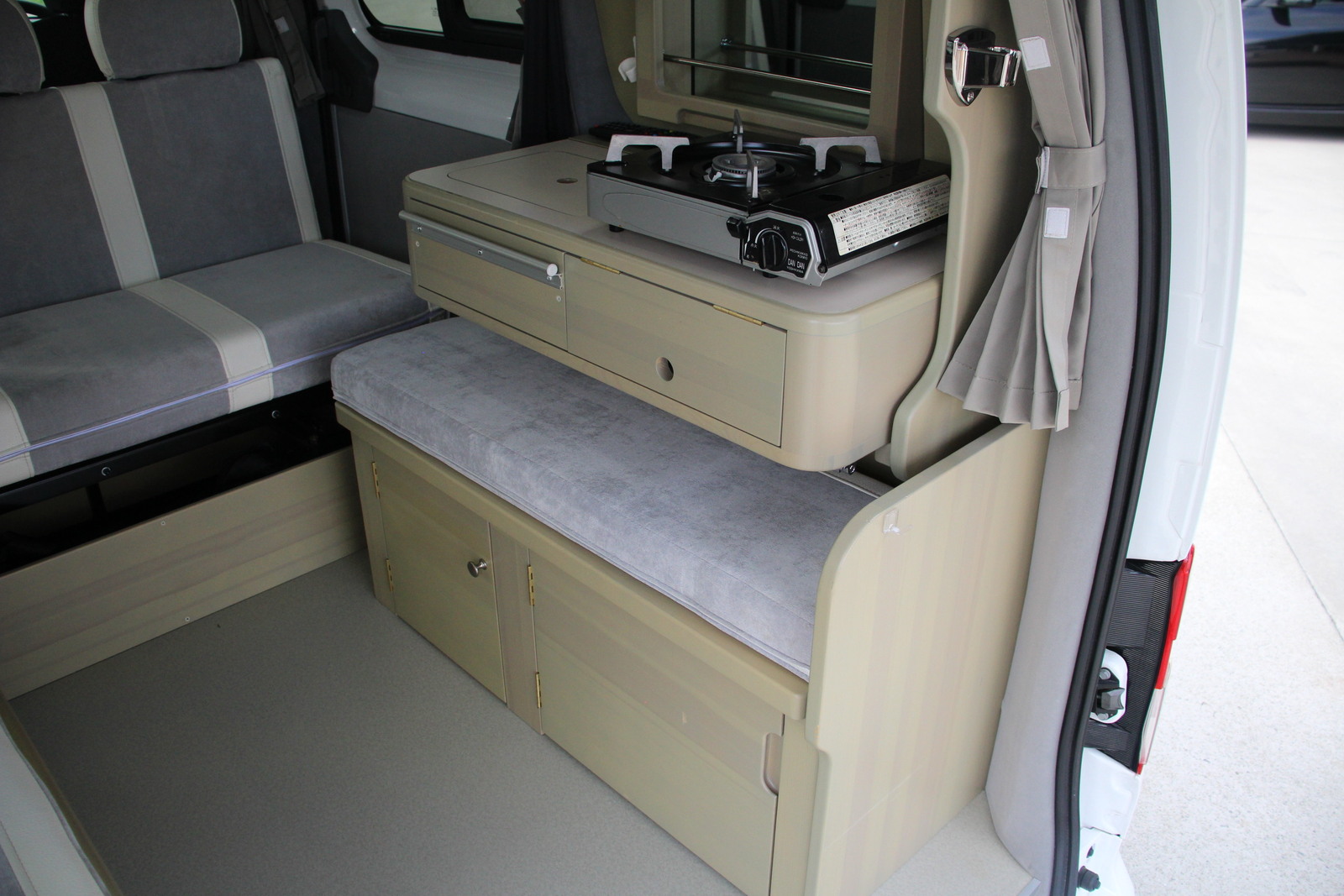 キャンピングカー バンコン NV200ﾊﾞﾈｯﾄ ﾀｺｽ NVｼﾞｬｯｸ　FFﾋｰﾀｰ