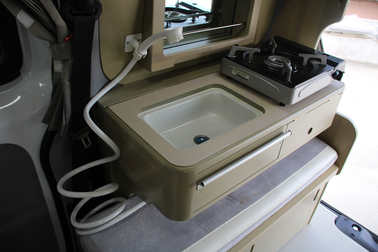 キャンピングカー バンコン NV200ﾊﾞﾈｯﾄ ﾀｺｽ NVｼﾞｬｯｸ　FFﾋｰﾀｰ