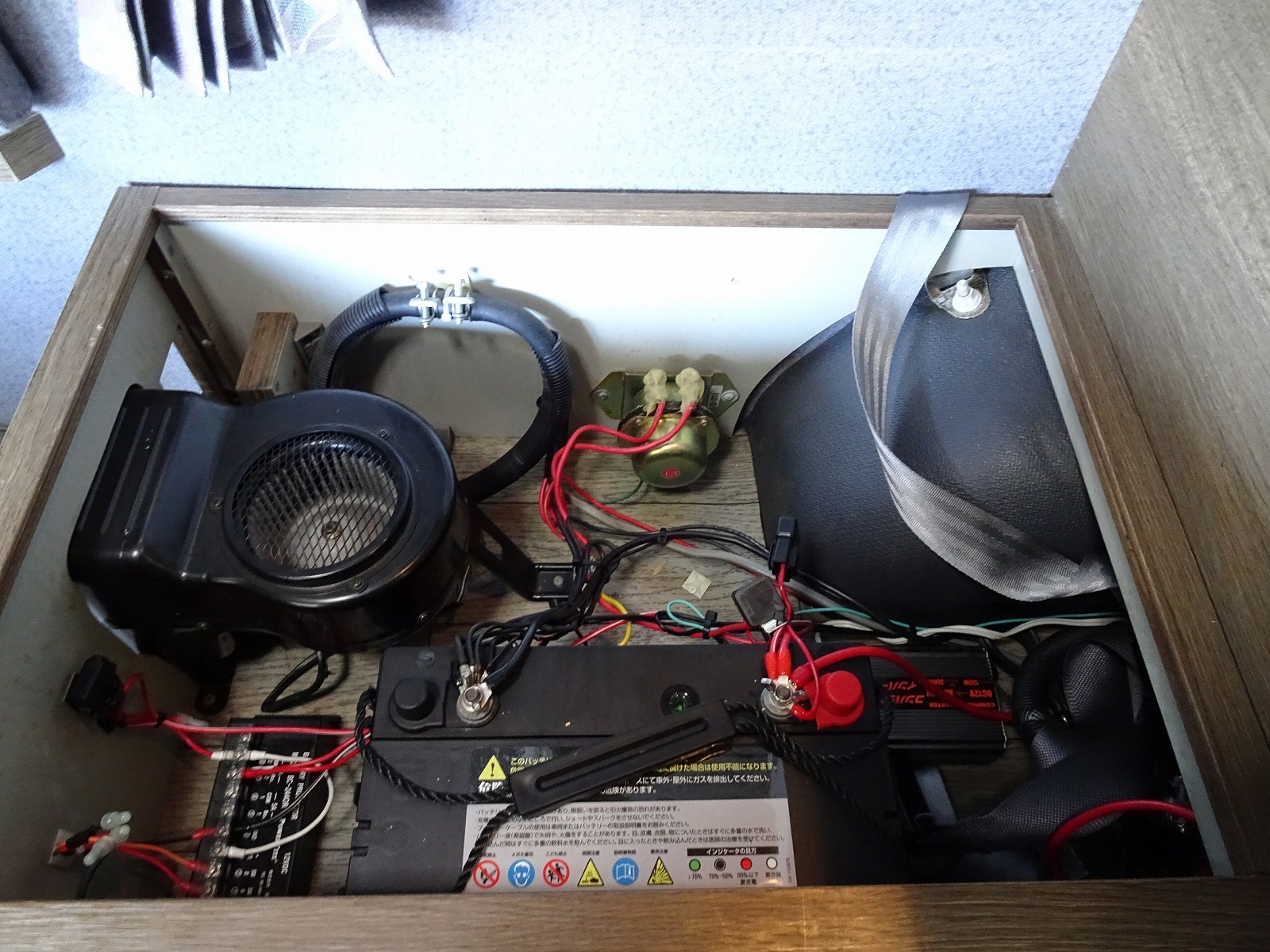 キャンピングカー バンコン ﾊｲｴｰｽ ｱｸﾃｨﾌﾞ ﾃﾛｽⅡ 4WDDT