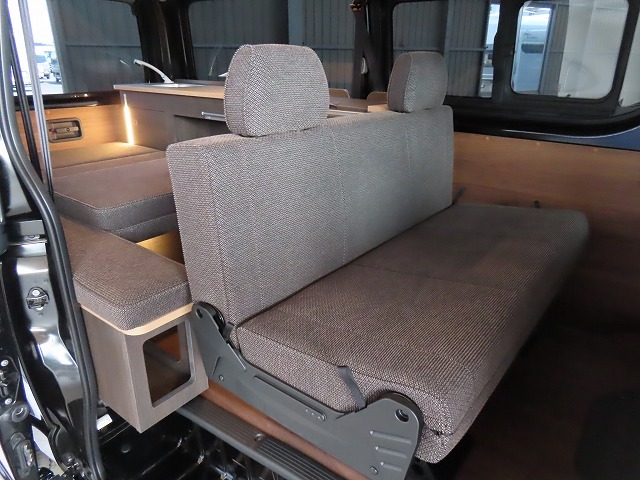 キャンピングカー バンコン ﾊｲｴｰｽ ﾄｲﾌｧｸﾄﾘｰ ｸﾞﾘｰﾝﾊﾞﾃﾞｨ