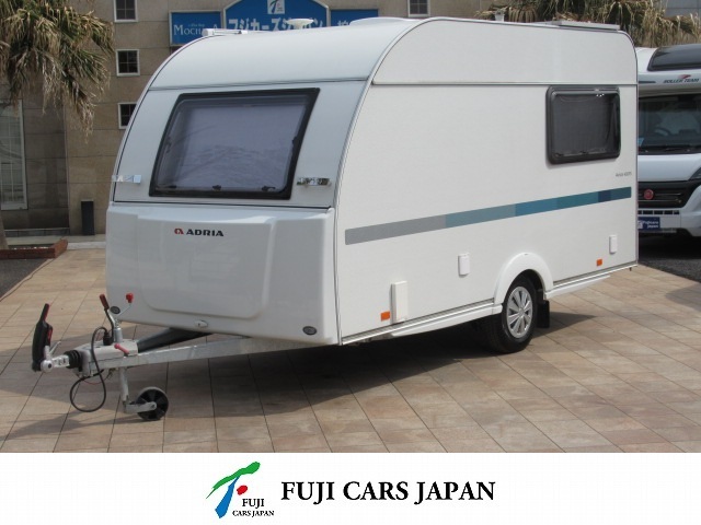 キャンピングカー トレーラー アドリア アビバ400PS