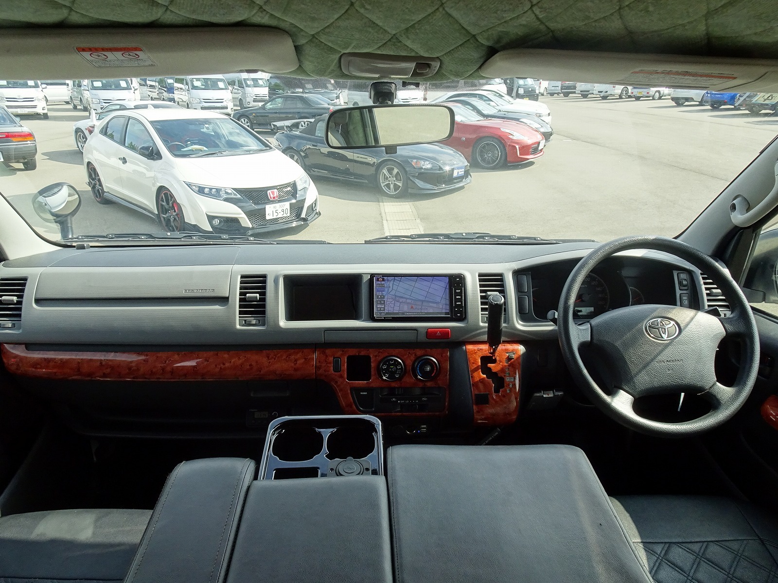 キャンピングカー バンコン ﾊｲｴｰｽ ｶｽﾀﾑﾌﾟﾛW ｸﾘｰﾃﾞﾝｽ 4WD