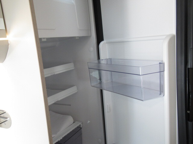 キャンピングカー バンコン ﾛｰﾗｰﾁｰﾑ ﾘﾋﾞﾝｸﾞｽﾄｰﾝ5 DCｸｰﾗｰ標準装備