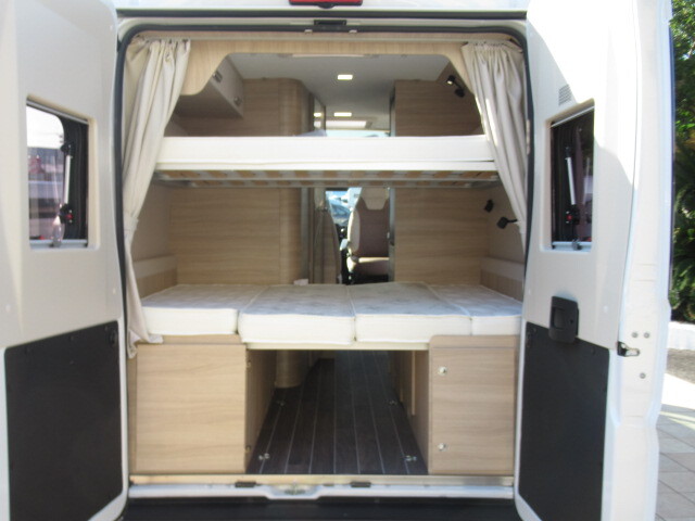 キャンピングカー バンコン ﾛｰﾗｰﾁｰﾑ ﾘﾋﾞﾝｸﾞｽﾄｰﾝ5 DCｸｰﾗｰ標準装備