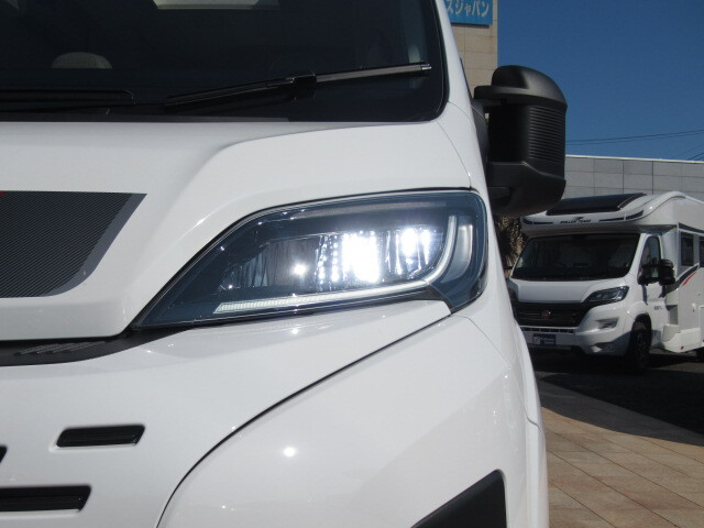 キャンピングカー バンコン ﾛｰﾗｰﾁｰﾑ ﾘﾋﾞﾝｸﾞｽﾄｰﾝ5 DCｸｰﾗｰ標準装備