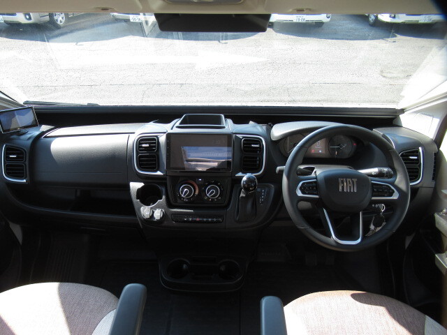 キャンピングカー バンコン ﾛｰﾗｰﾁｰﾑ ﾘﾋﾞﾝｸﾞｽﾄｰﾝ5 DCｸｰﾗｰ標準装備