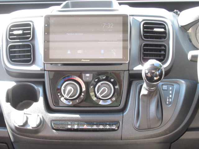 キャンピングカー バンコン ﾛｰﾗｰﾁｰﾑ ﾘﾋﾞﾝｸﾞｽﾄｰﾝ5 DCｸｰﾗｰ標準装備