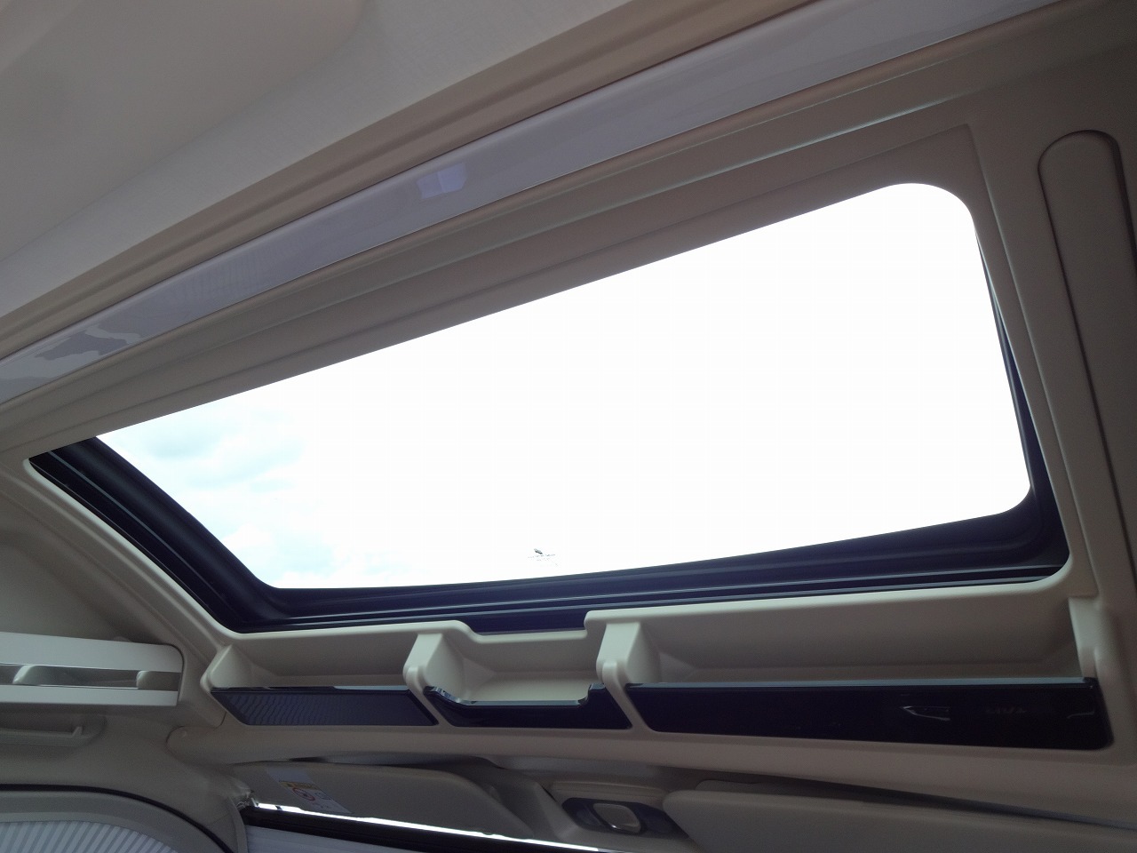 キャンピングカー バンコン ﾃﾞｭｶﾄ　ﾛｰﾗｰﾁｰﾑ　ﾘﾋﾞﾝｸﾞｽﾄｰﾝ5　新車