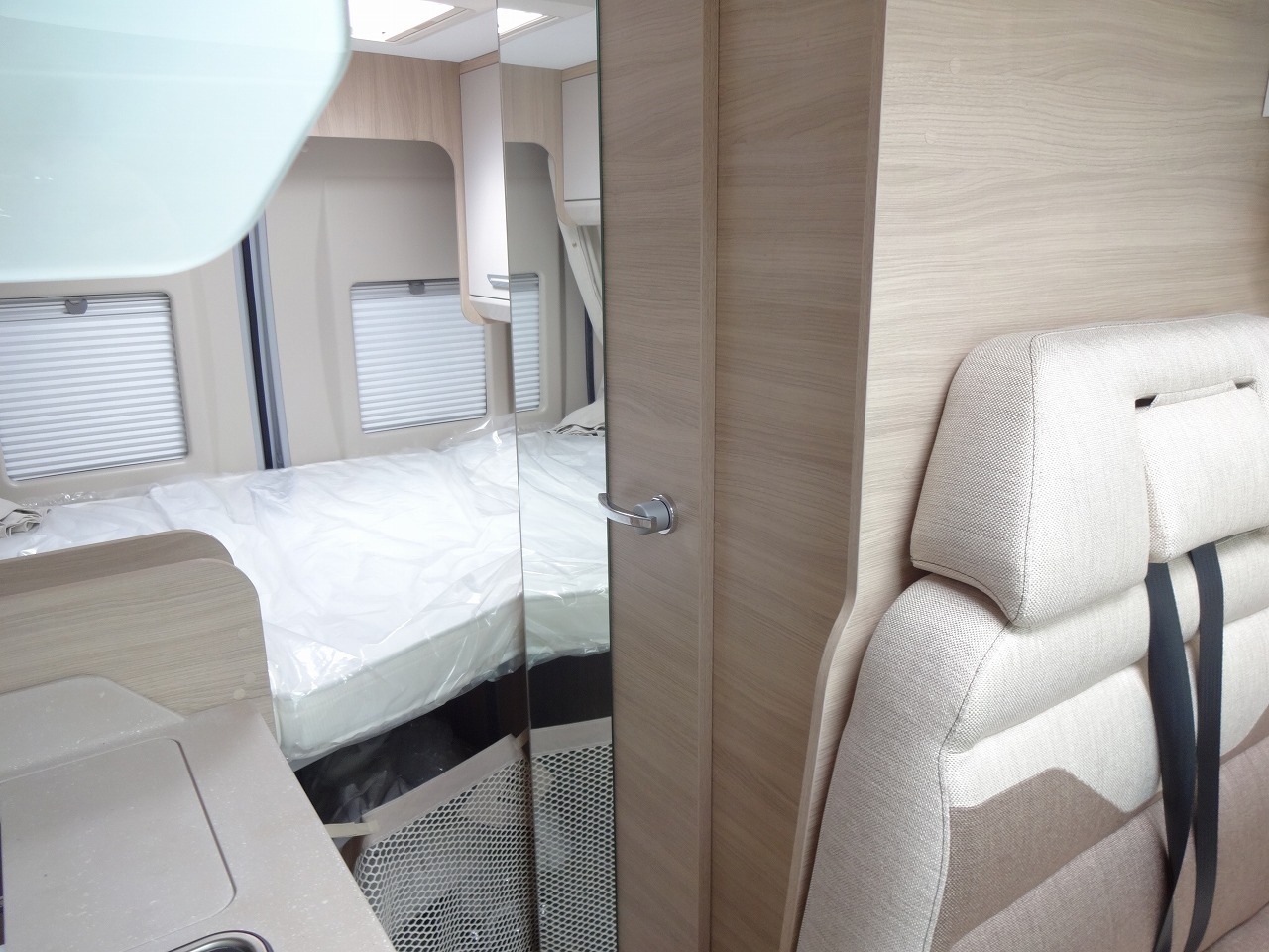 キャンピングカー バンコン ﾃﾞｭｶﾄ　ﾛｰﾗｰﾁｰﾑ　ﾘﾋﾞﾝK2　新車