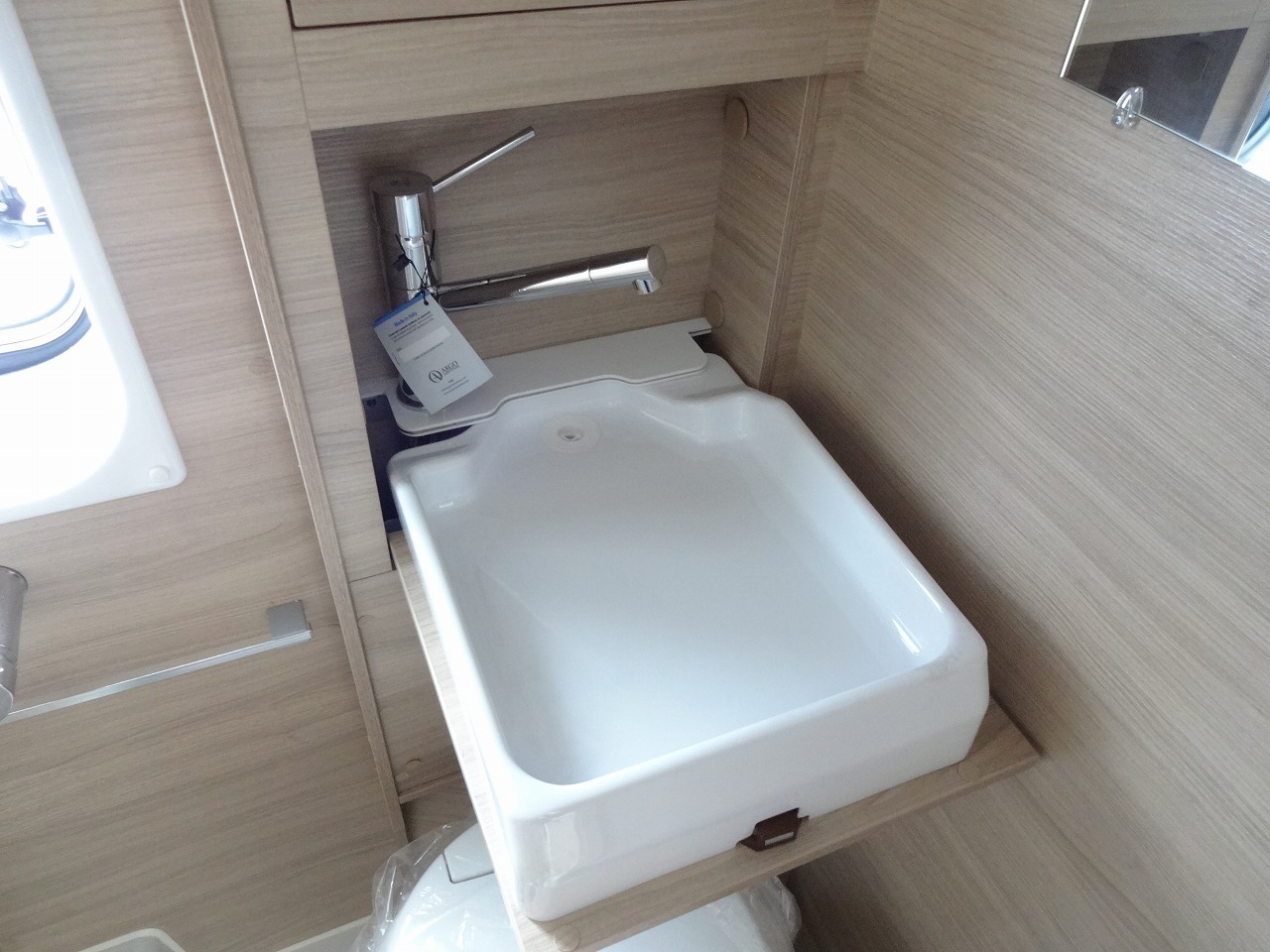 キャンピングカー バンコン ﾃﾞｭｶﾄ　ﾛｰﾗｰﾁｰﾑ　ﾘﾋﾞﾝK2　新車