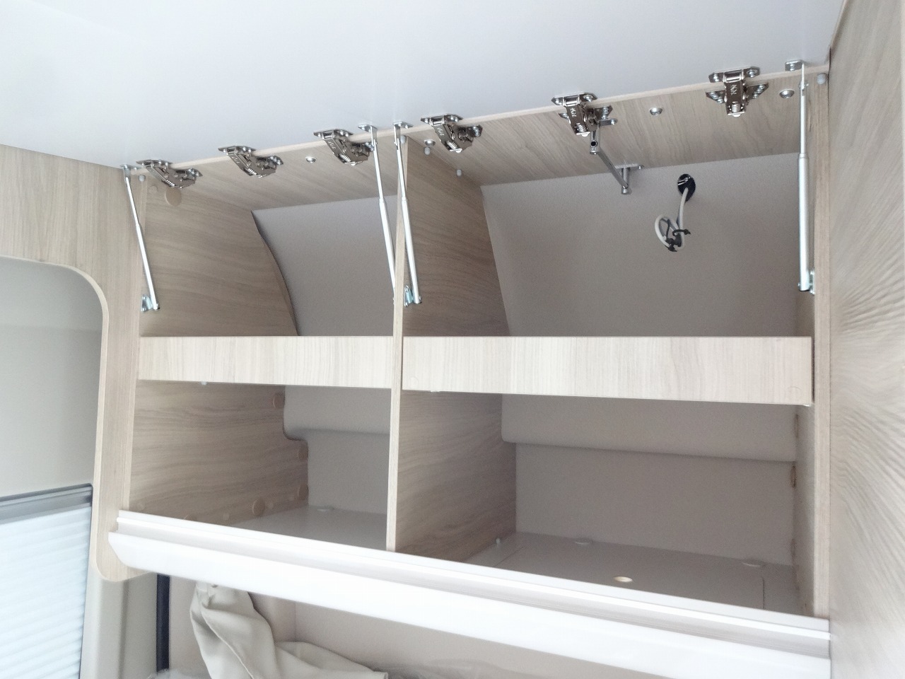 キャンピングカー バンコン ﾃﾞｭｶﾄ　ﾛｰﾗｰﾁｰﾑ　ﾘﾋﾞﾝK2　新車