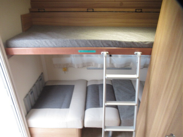 キャンピングカー トレーラー ﾄﾘｶﾞﾉ ｴﾒﾛｰﾄﾞ376Vｴﾃﾞｨｼｮﾝ