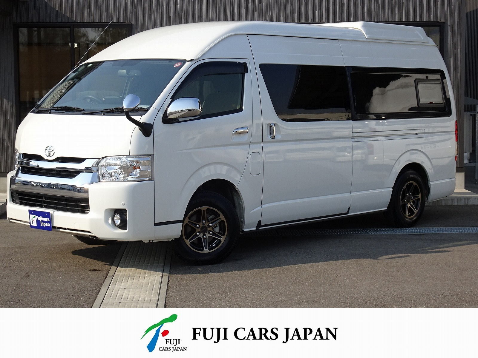 キャンピングカー バンコン ハイエース デルタリンク ダーウィンQ3 4WD