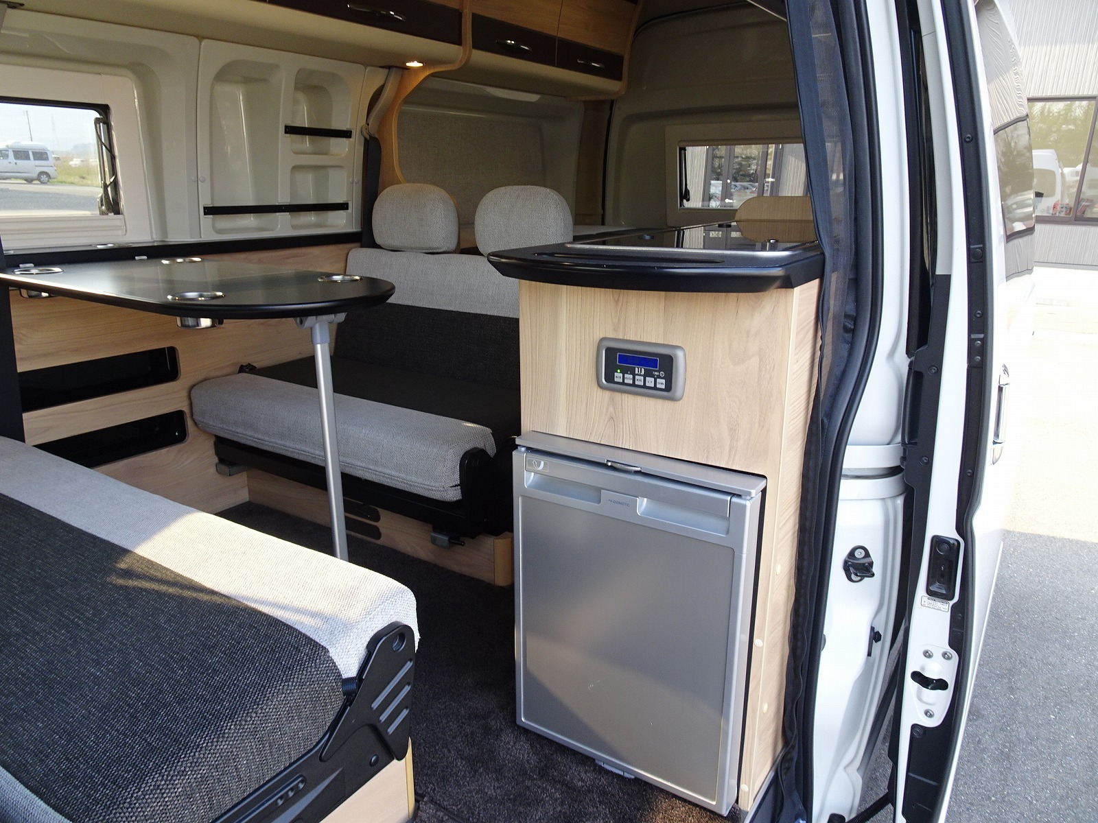 キャンピングカー バンコン ﾊｲｴｰｽ ﾃﾞﾙﾀﾘﾝｸ ﾀﾞｰｳｨﾝQ3 4WD