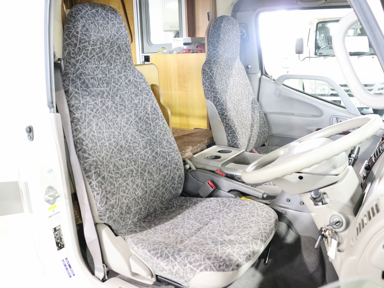 キャンピングカー キャブコン ｶﾑﾛｰﾄﾞ ﾊﾞﾝﾃｯｸ ｼﾞﾙ520 4WD FF