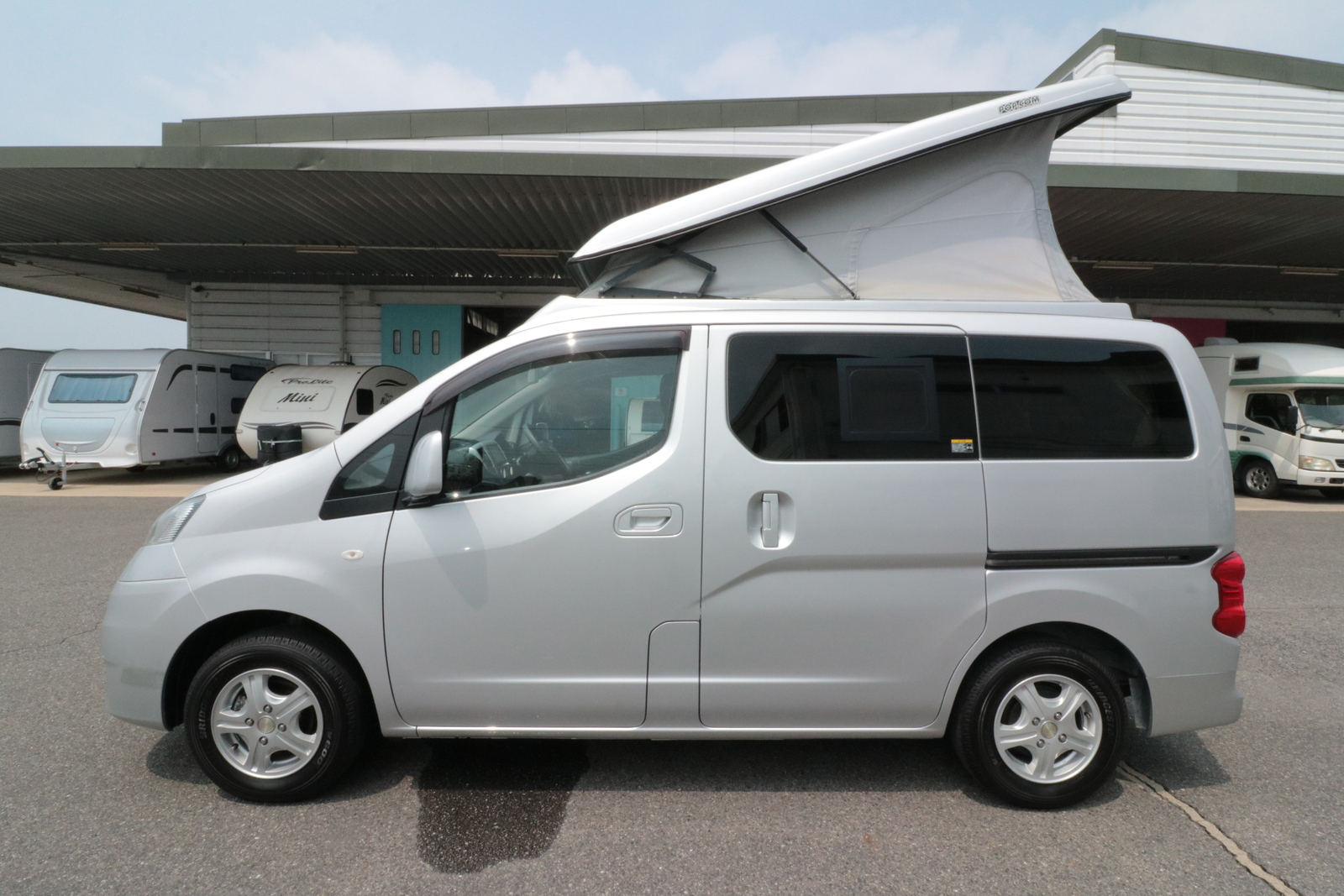 キャンピングカー バンコン NV200ﾊﾞﾈｯﾄ ﾎﾟｯﾌﾟｺﾝ ｷｬﾝﾊﾟｰR