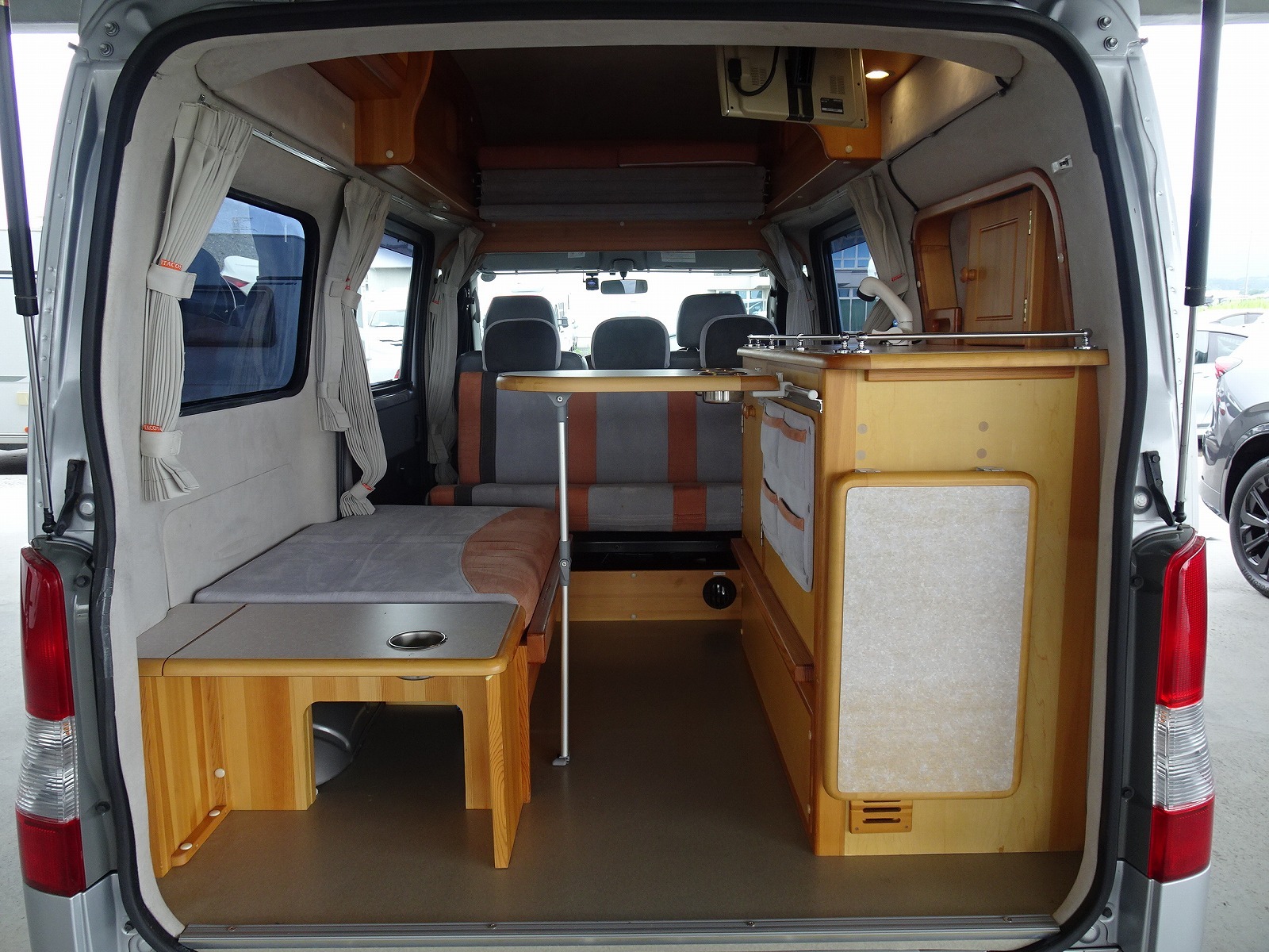 キャンピングカー バンコン ﾀｳﾝｴｰｽ ﾀｺｽ ﾊﾅ FFﾋｰﾀｰ 4WD
