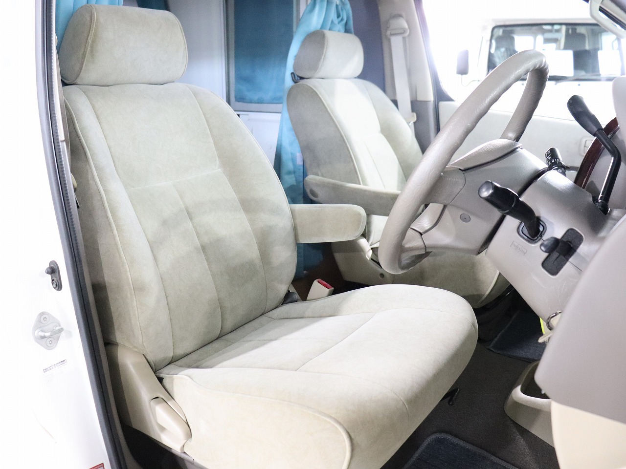 キャンピングカー キャブコン ｸﾞﾗﾝﾄﾞﾊｲｴｰｽ ﾅｯﾂRV ｸﾞﾗﾝﾂ　4WD　FF