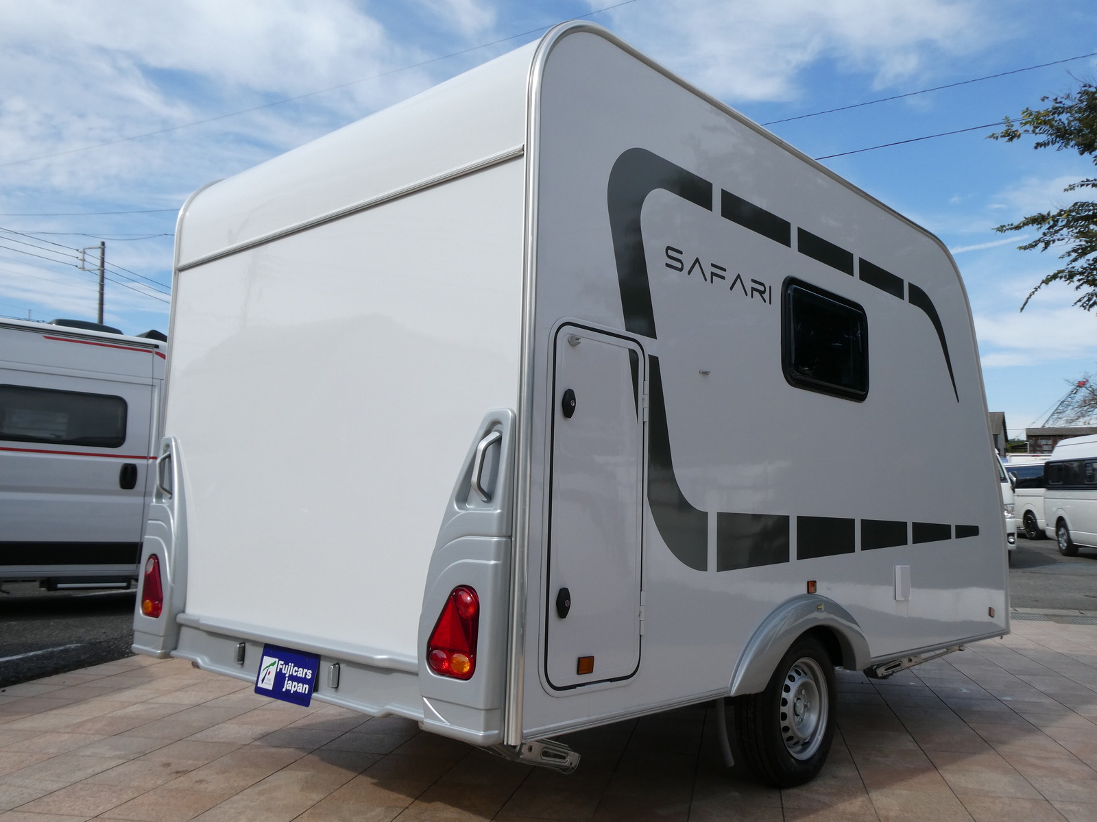 キャンピングカー トレーラー ｻﾌｧﾘ　330DL　けん引免許不要