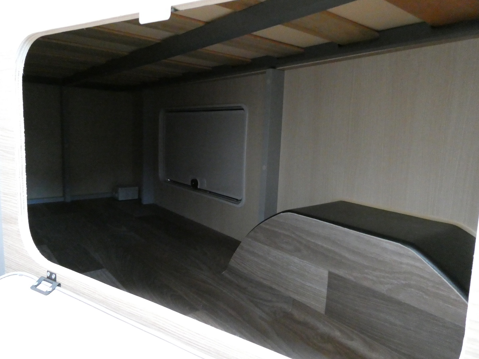 キャンピングカー トレーラー ｻﾌｧﾘ　330DL　けん引免許不要