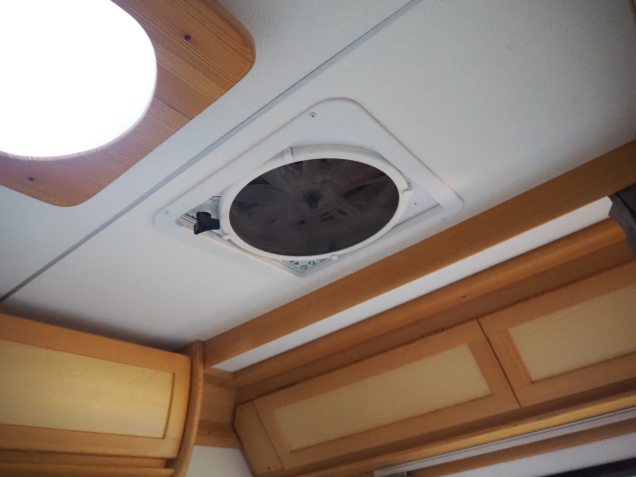 キャンピングカー キャブコン ﾎﾞﾝｺﾞ AtoZ ｱﾐﾃｨ 5MT FFﾋｰﾀｰ