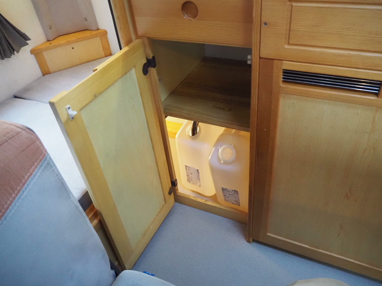 キャンピングカー キャブコン ﾎﾞﾝｺﾞ AtoZ ｱﾐﾃｨ 5MT FFﾋｰﾀｰ