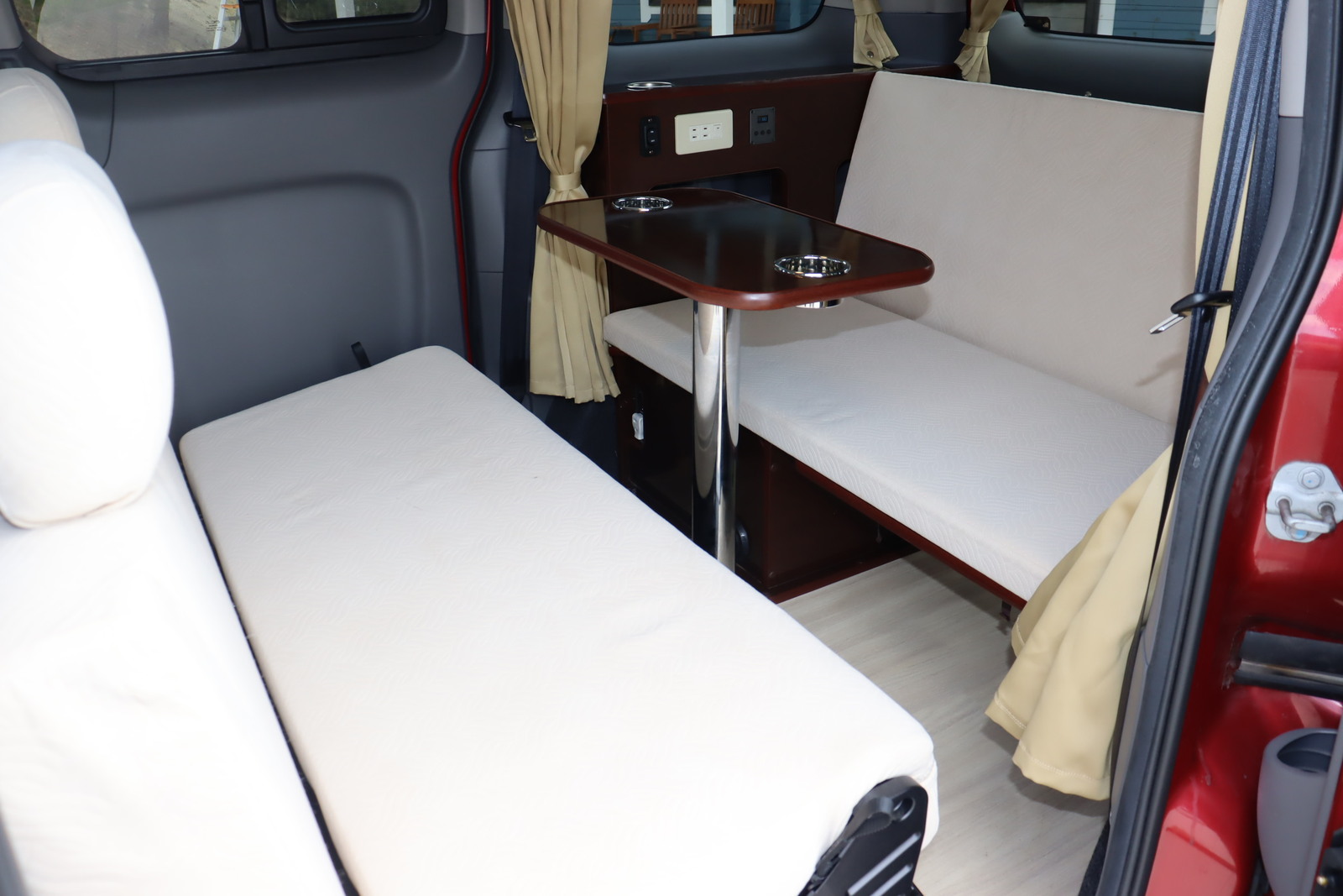 キャンピングカー バンコン NV200ﾊﾞﾈｯﾄ FOCS RBﾘﾉﾀｸﾐ FFﾋｰﾀ