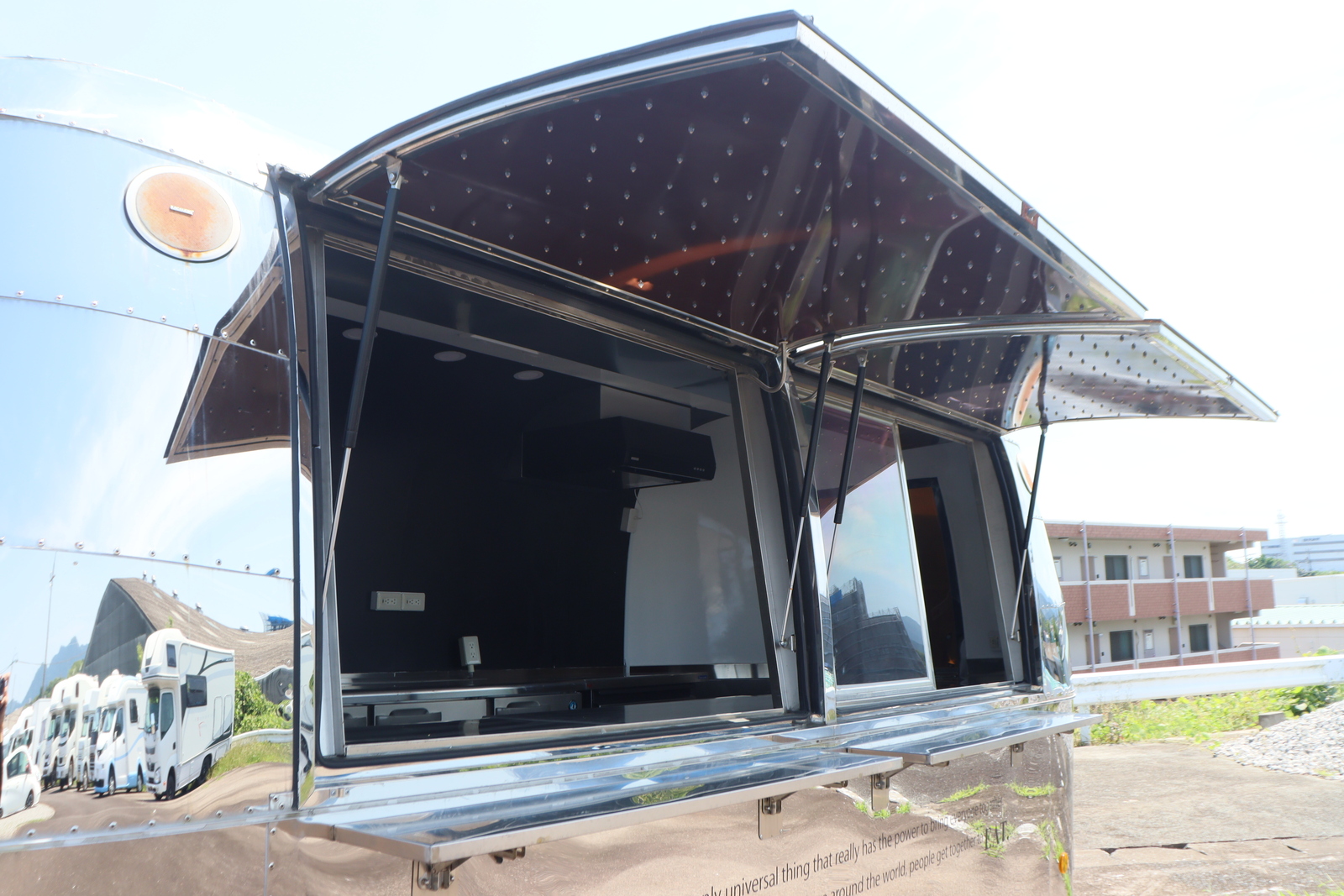 キャンピングカー トレーラー 移動販売ﾄﾚｰﾗｰ TKKS T015
