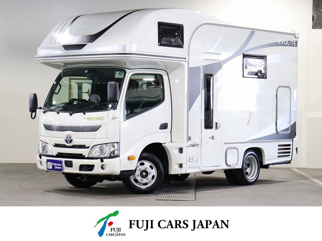 キャンピングカー キャブコン カムロードナッツRV クレソンジャーニーW エボライト