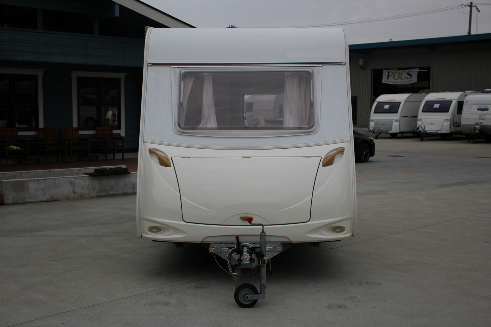 キャンピングカー トレーラー ﾄﾘｶﾞﾉ ｴﾒﾛｰﾄﾞ376