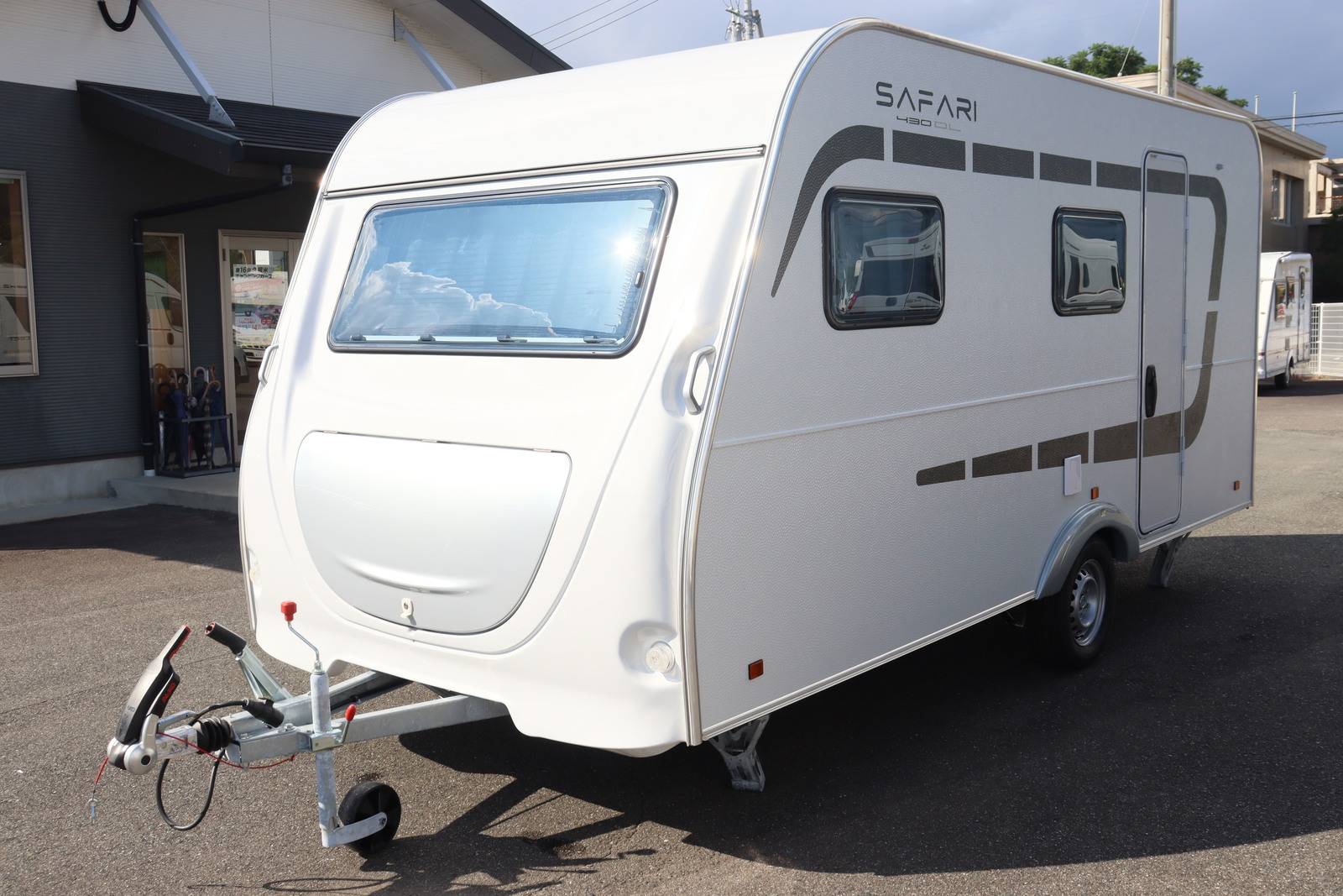 キャンピングカー トレーラー ｱｸﾛｽｶｰ ｻﾌｧﾘ430DL 新車即納