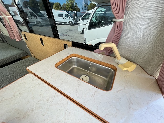 キャンピングカー バンコン ﾊｲｴｰｽ ﾘﾝｴｲ ﾊﾞｶﾝﾁｪｽﾗｲﾙ