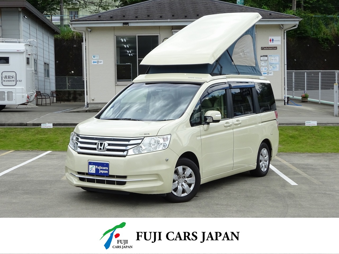 キャンピングカー バンコン ステップワゴン ホワイトハウス フリーデッキ　FF暖房